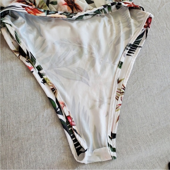 PRETTYLITTLETHING White Tropical Print Swim Cover Maxi Skirt - Picture 10 of 13